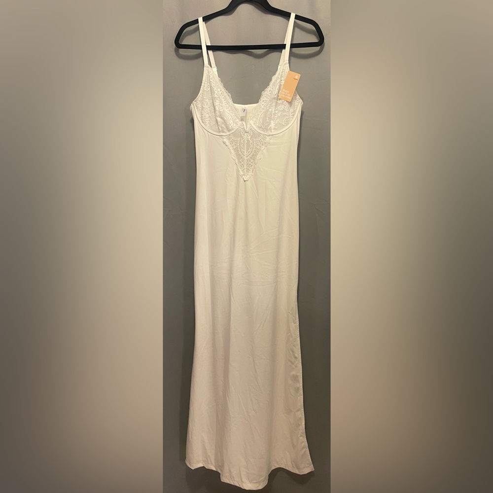 Popilush White Lace Top Dress with Slit